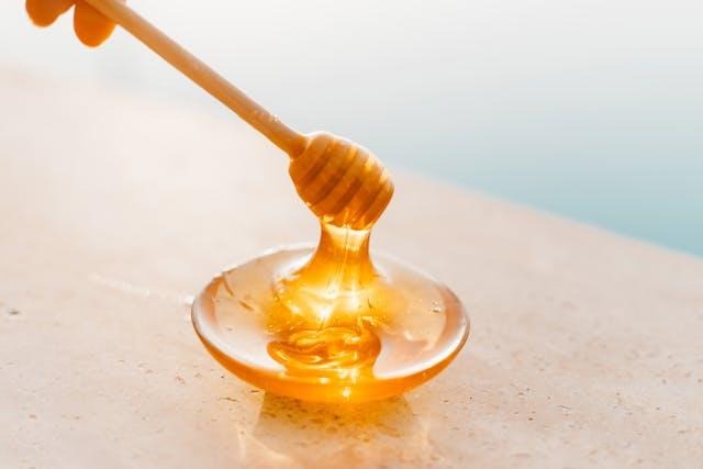 Manuka Honey Deserves a Spot in Your Wellness Routine