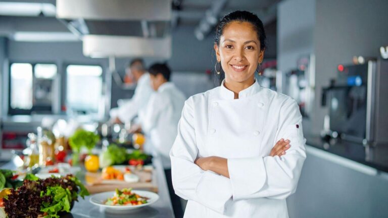 What Restaurant Teams Look For When Choosing Professional Kitchen Attire